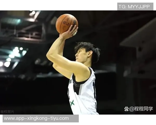 曾凡博加时被换下场无缘关键时刻令人心痛机会难得令人惋惜 曾凡博加时被换下场无缘关键时刻令人心痛机会难得令人惋惜